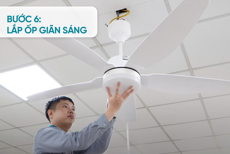 Bước 6: Lắp ốp giãn sáng