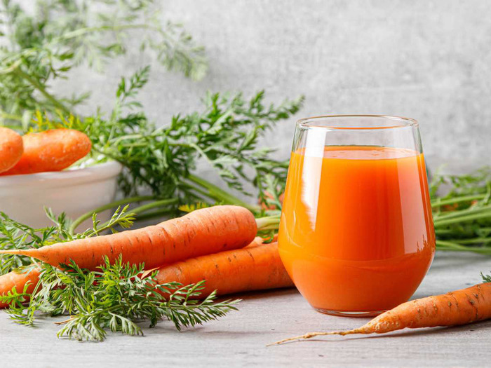 Làm nước ép cà rốt nguyên chất bằng máy ép chậm