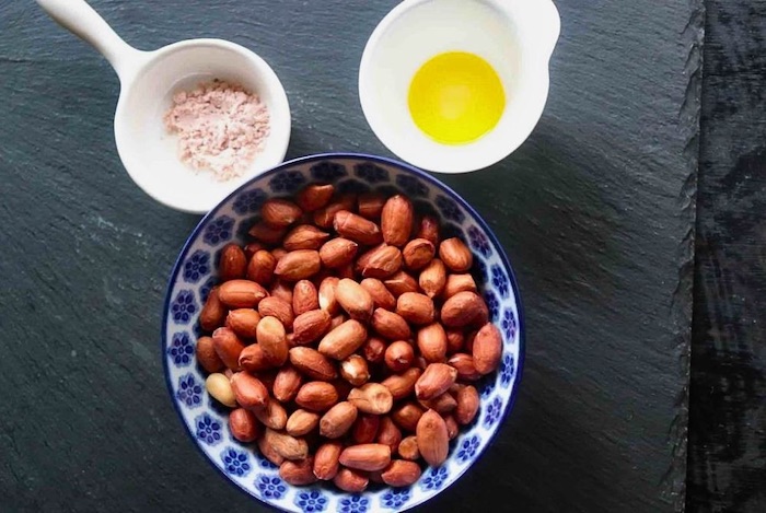 Hãy chọn hạt lạc căng tròn, mẩy hạt và đều nhau
