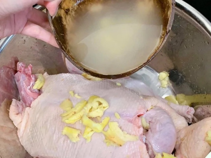 Bạn cần khử mùi hôi ở thịt vịt thật tốt để không bị ảnh hưởng thành phẩm món ăn