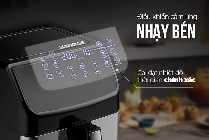 Món sườn nướng mật ong trở nên dễ dàng hơn với nồi chiên không dầu điện tử nhờ bảng điều khiển cảm ứng, giúp cài đặt thời gian và nhiệt độ chính xác