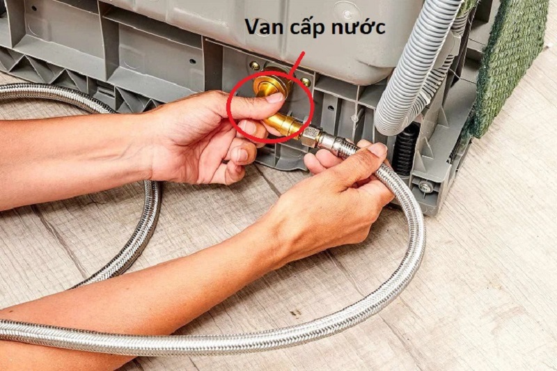 Vặn nước vào