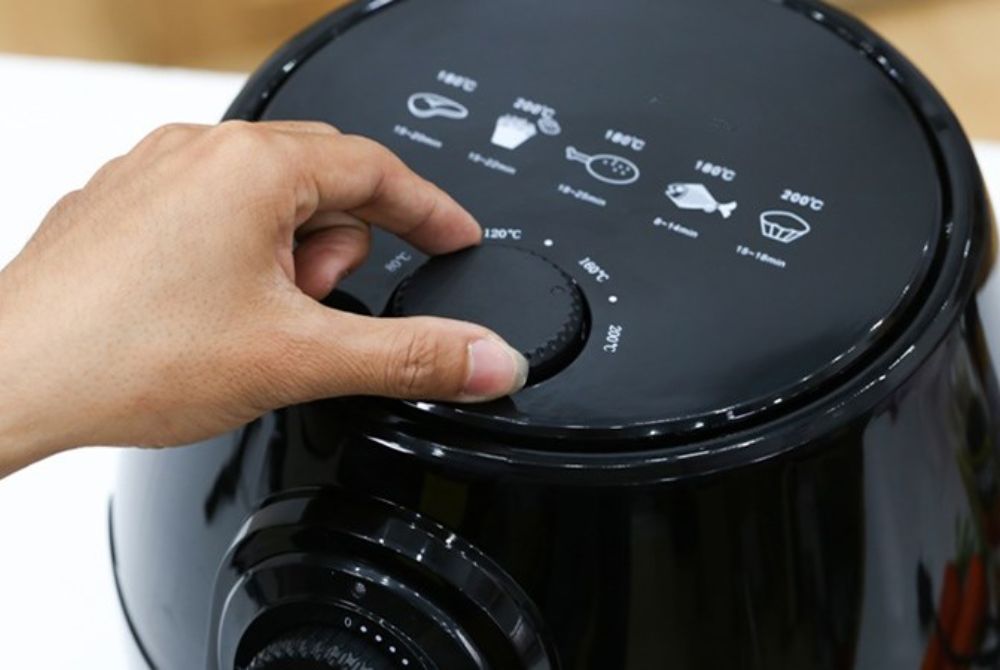 Người dùng có thể giữ nhiệt độ và thời gian mặc định của chế độ Nướng hoặc tùy chỉnh nhiệt độ và thời gian