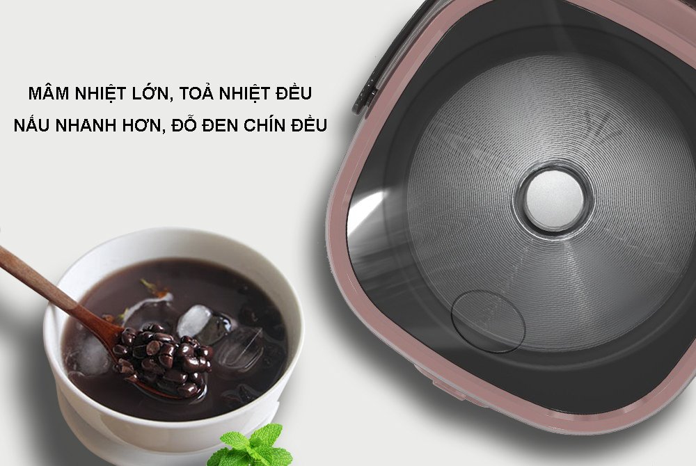 Nồi cơm điện có công suất lớn và khả truyền nhiệt tốt nên giúp đỗ đen chín nhanh, đều, tiết kiệm thời gian hơn phương pháp nấu truyền thống