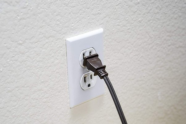Phích cắm bị lỏng khiến nồi chiên không dầu không vào điện