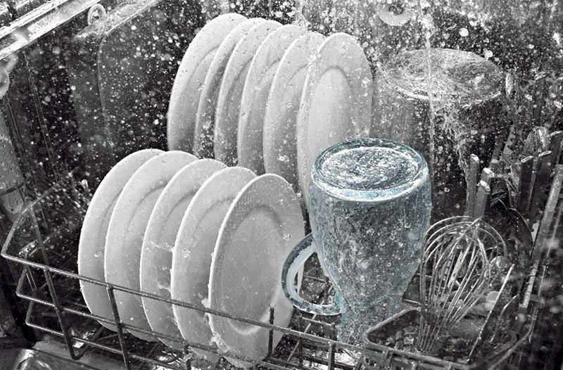 Máy rửa chén sử dụng nước nóng