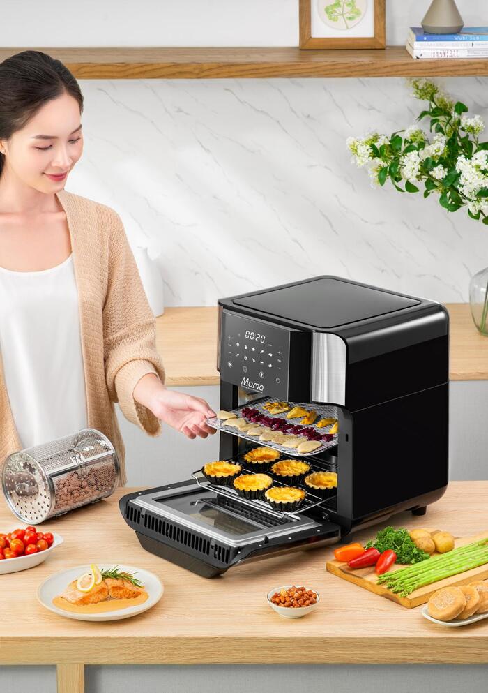 Chọn mức nhiệt 80 độ trong vòng 3,5 - 4 tiếng và chọn tính năng sấy hoa quả trên màn hình điện tử