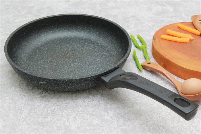 NHỮNG THÔNG TIN CẦN BIẾT VỀ CHIẾC CHẢO CHỐNG DÍNH TRONG CĂN BẾP NHÀ BẠN