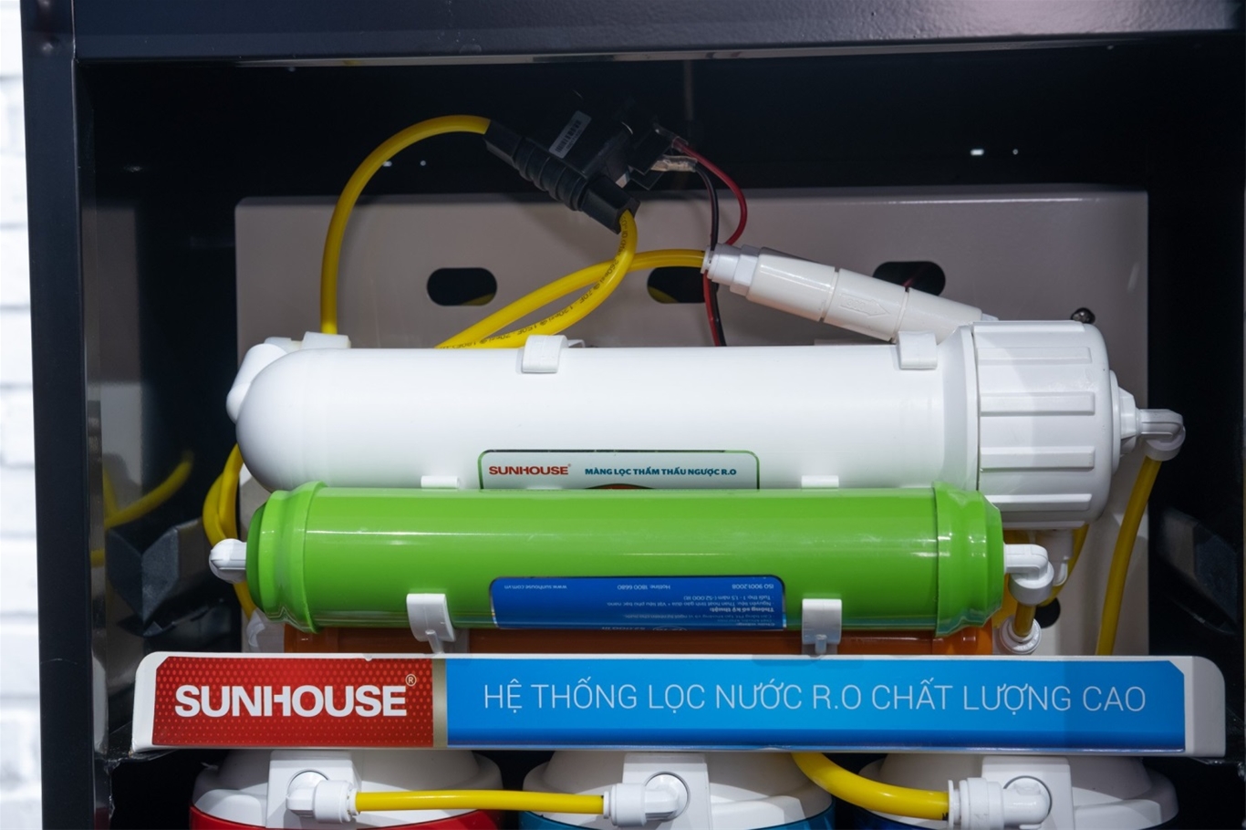 Trên tay máy lọc nước R.O 9 lõi SUNHOUSE SHA8817KP 12